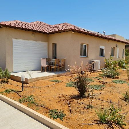 אילן ו אילנית בתי אירוח ביישוב אשלים Villa Exterior foto